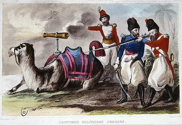 Roupas Militares Persas do Século XIX e um Camelo com um canhão, c.1840 (cor litho)