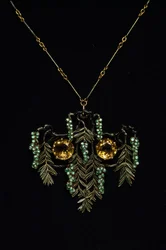 Art Nouveau: colar em ouro, topázio e esmaltes. Atelier rene Lalique. 1900 Parma, coleção particular