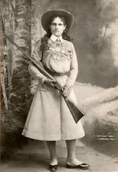 Annie Oakley Com uma Espingarda