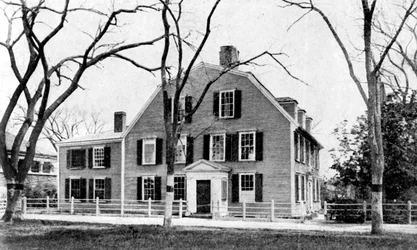 A casa de Oliver Wendell Holmes em Cambridge, Massachusetts, EUA, 1923.