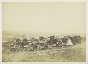 Vagões de artilharia, Balaklava ao longe
