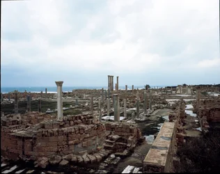 Sítio arqueológico e teatro romano, séc. II-XIII