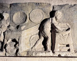Baixo-relevo retratando o fabrico de pão, romano, séc. II-XIII d.C.