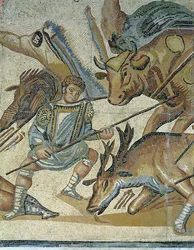 Batalha entre gladiadores e animais, detalhe de um gladiador que lança um touro, 320 dC (mosaico)