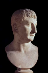 Busto de Druso o Jovem (falecido a 23 DC), filho do imperador romano Tibere (Tibério Cláudio Nerone, 42 AC-37 DC). Escultura em mármore. Século I d.C. Paris, Museu do Louvre