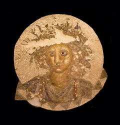 Parte central de um mosaico com a representação de Baco. Antiguidade romana encontrada em Puerto Real, perto de Cádis (Espanha), século II a.C. Museu de Cádis (Espanha).
