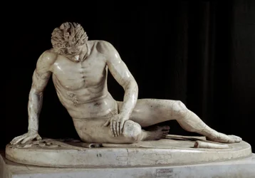 Gaulês moribundo - O Gálata moribundo - «Guerreiro gálata moribundo». Escultura em mármore do Grupo Ludovisi, a partir de um original em bronze de 220-210 a.C. Altura 93 cm, Roma, Museus Capitolinos