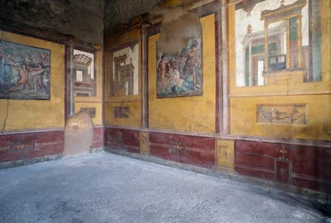Sala de frescos de Villa dei Vettii, sítio arqueológico romano de Pompéia (Património Mundial da UNESCO)