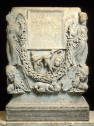 Monumento Funerário (mármore)
