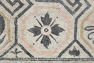 Padrão geométrico da cúpula da Via San Rocchino, século II d.C. (mosaico)