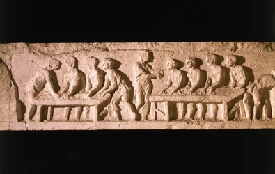 Alívio retratando a padaria, do túmulo de Eurysaces the Baker, em Porta Maggiore, Roma, 50-20 AC
