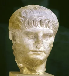 Representação do jovem imperador Nero (37-68). Roma, Museo Nazionale Romano.