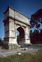 Arte Romana: Arco de Tito (Tito) erige em 81 AD. Roma, Itália
