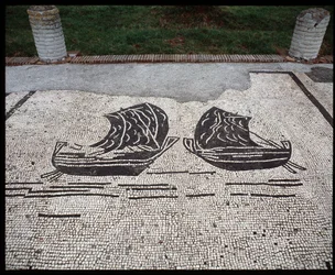 Arte Romana: Mosaico "Ships" da Corporation des gens de la mer, Place des Corporations
