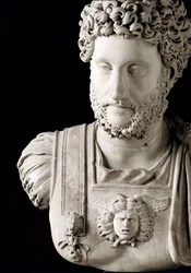 Arte romana: O imperador romano Cómodo (161-192), busto de mármore, Musei Capitolini, Roma - Busto do imperador Cómodo (161-192), escultura de mármore, Musei Capitolini, Roma, Itália