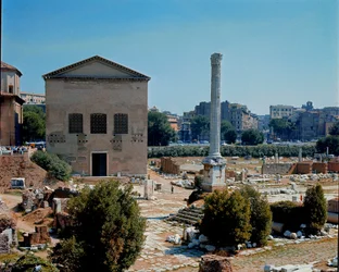 Fórum Romano: vista da Cúria (Cúria) local de reunião do Senado. Século I a.C. Roma