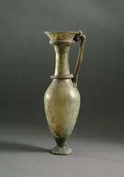 Arte romana: vaso de vidro de Ampúrias