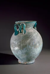 Arte romana: vaso de vidro com asa. Proveniente de Pompeia, Itália. Museu Arqueológico Nacional, Nápoles