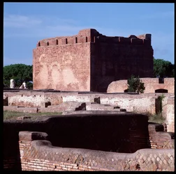 Arte romana: vista das ruínas da capital, sítio arqueológico de Ostia