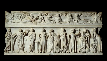 Sarcophagus des Muses: representação das musas das artes e das letras. Escultura em mármore. 150 D.C. Paris, Museu do Louvre.