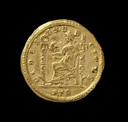 Solidus (reverso) de Constantino I, o Grande (306 AD-AD 337) representando Fides sentado à esquerda no trono. Inscrição: FIDES EXERCITVS (ouro) (para anverso ver 119150)