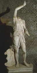 Estátua da Amazônia, cópia romana do original de Phidias (mármore)