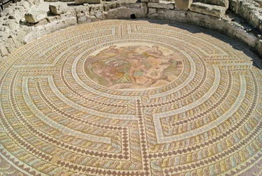 Teseu e o Minotauro, Casa de Teseu, Paphos, Chipre (mosaico)