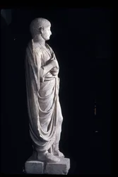 Estátua Togate do jovem Nero, c.50AD (mármore)