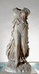 Estátua em mármore branco da Nike