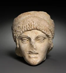 Cabeça de uma jovem, 25-1 a.C.