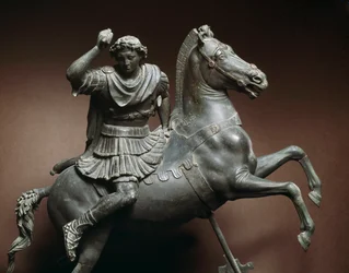 Alexandre, o Grande (356-323 a.C.), a cavalo. O cavalo seria Bucéfalo. Escultura de bronze segundo um original de Lísipo de Sicião (395-305 a.C.). Nápoles, Museo Archeologico Nazionale