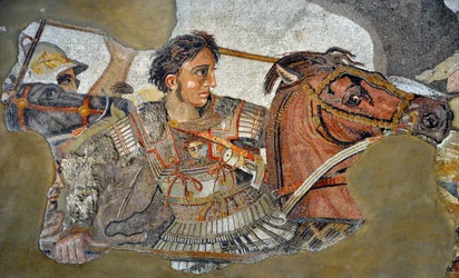 Alexandre, o Grande (356 - 323 a.C.), no seu cavalo Bucéfalo - Pormenor de um mosaico de Pompeia: Batalha de Isso entre Alexandre e Dario (século IV a.C.). - Opus vermiculatum - Museu Arqueológico Nacional, Nápoles, Itália