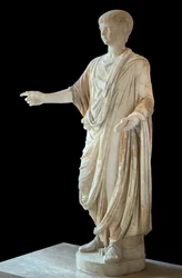Arte Roma Criança vestida com a toga e usando a bolha (bulla), a cabeça é a da criança Nero