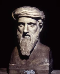 Busto de Pitágoras (século VI a.C.), filósofo e matemático grego, Museus Capitolinos, Roma