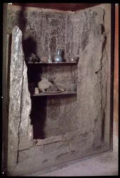 Roupeiro carbonizado, Casa a Graticcio, séc. V a.C.-1 d.C.