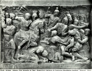Pormenor do grande friso de Trajano situado no Arco de Constantino, Fórum Romano