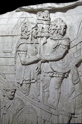 Arte Romana: "Guerreiros carregando a águia romana (Aquilíferos)" Molde de 1862 reproduzindo os baixos-relevos da coluna de Trajano (Colonna Traiana) em Roma construída durante o reinado do Imperador Trajano (53-117). A coluna de Trajano comemora