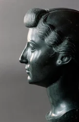 Arte romana: busto de Lívia (55 a.C.-29 d.C.) (Livia Drusilla Augusta), esposa do imperador romano Augusto (Octaviano, Octaviano ou em latim Gaius Julius Caesar Octavianus) (61 a.C.-14 d.C.). 31 a.C. Escultura em basalto. Dimensões 0,32 m. Museu do