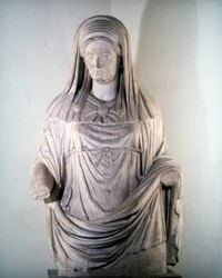 Escultura da vestal «Massima». Museo Nazionale Romano, Roma