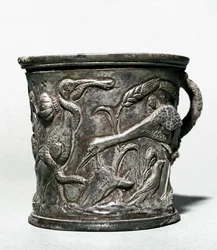 Taça de prata com pássaros e trigo