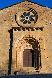Fachada da Igreja de Santa Maria de Covet, Isona, Espanha