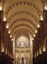 Interior da Catedral de Vezelay