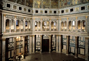 Vista interior do Baptistério de São João Baptista (Florença Baptistério)