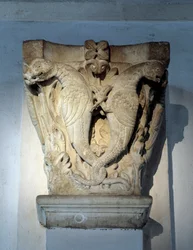 Monstros, Capital do coro (escultura