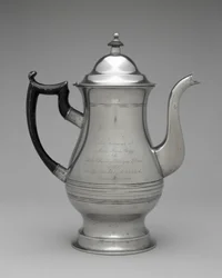 Coffeepot ou Teapot, c. 1830-1870 (estanho, madeira não identificada)
