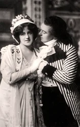 Robert Evett 1874-1949 e Denise Orme 1885-1960 em The Merveilleuses, início do século XX.
