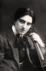 Rohan Clensy, violinista irlandês, 1907.