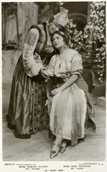 Rosina Filippi e Sari Petrass, atrizes, c1912.