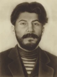 Joseph Stalin, líder soviético, como um jovem
