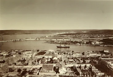 A baía do Sul e Cape Paul em Sebastopol (Sebastopol). Foto de albumina, final da década de 1850. Instituto de História da Cultura Material, São Petersburgo